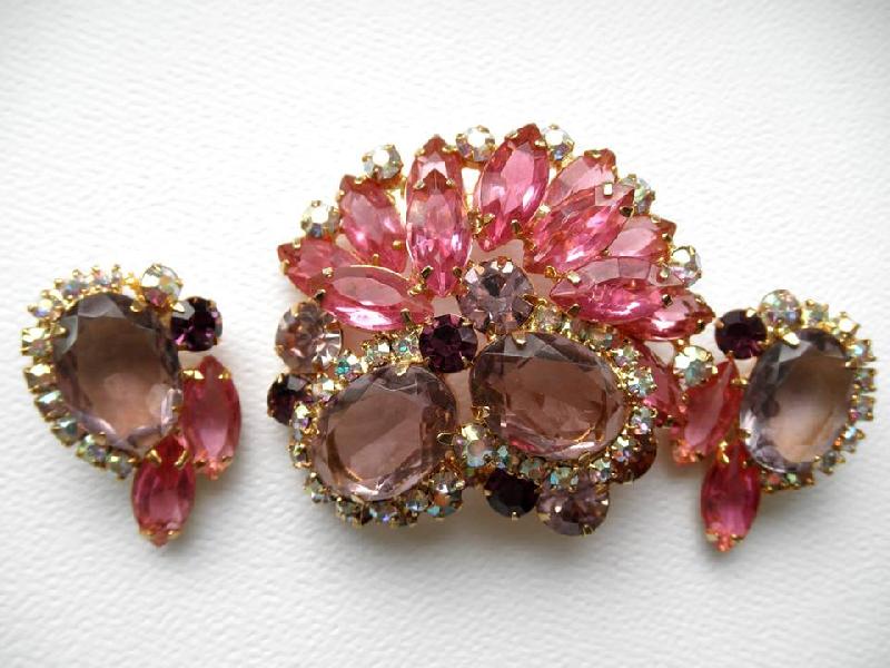 Front view of Pastel Oval Earrings Clip