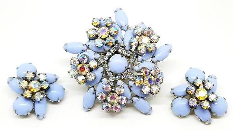 Front view of Blue Cabochons Earrings Clip
