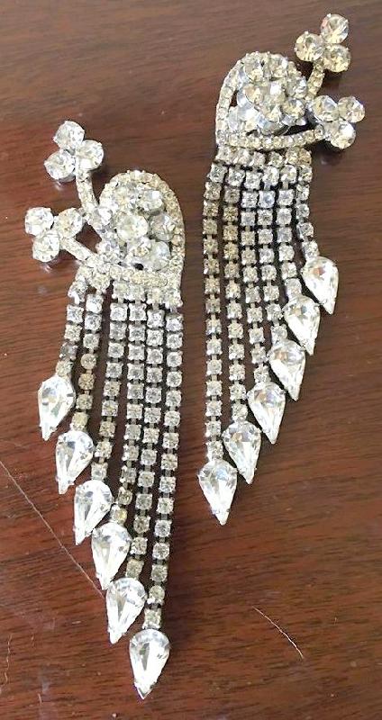 Front view of Clear Pear Earrings Clip