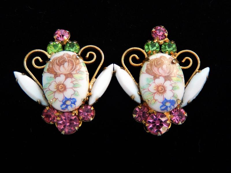 Front view of Pink Oval Painted (hand/Transfer) Earrings Clip