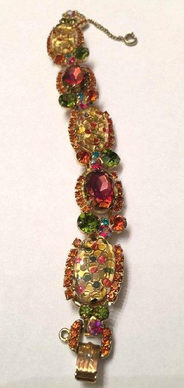 Front view of Topaz Oval Spotted Bracelet 5 Link