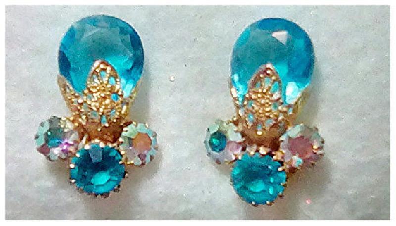 Front view of Turquoise Pear Earrings Clip