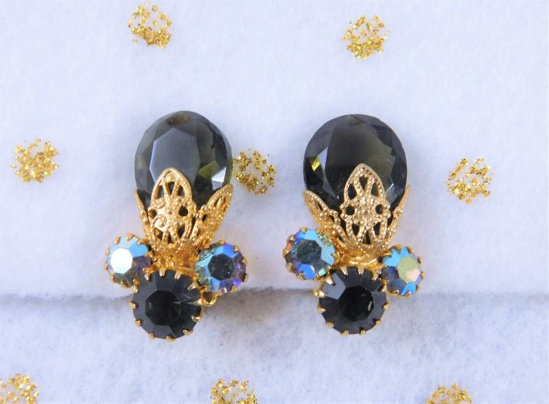 Front view of Gray (black Diamond) Pear Earrings Clip