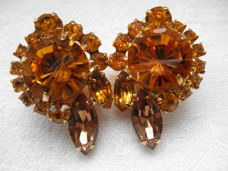 Front view of Topaz Navettes Earrings Clip