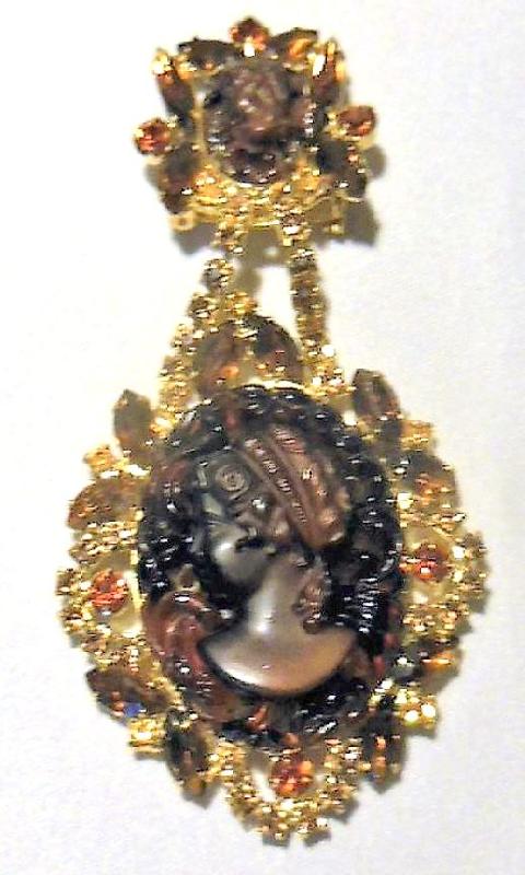 Front view of Topaz Oval Molded/Cut Brooch