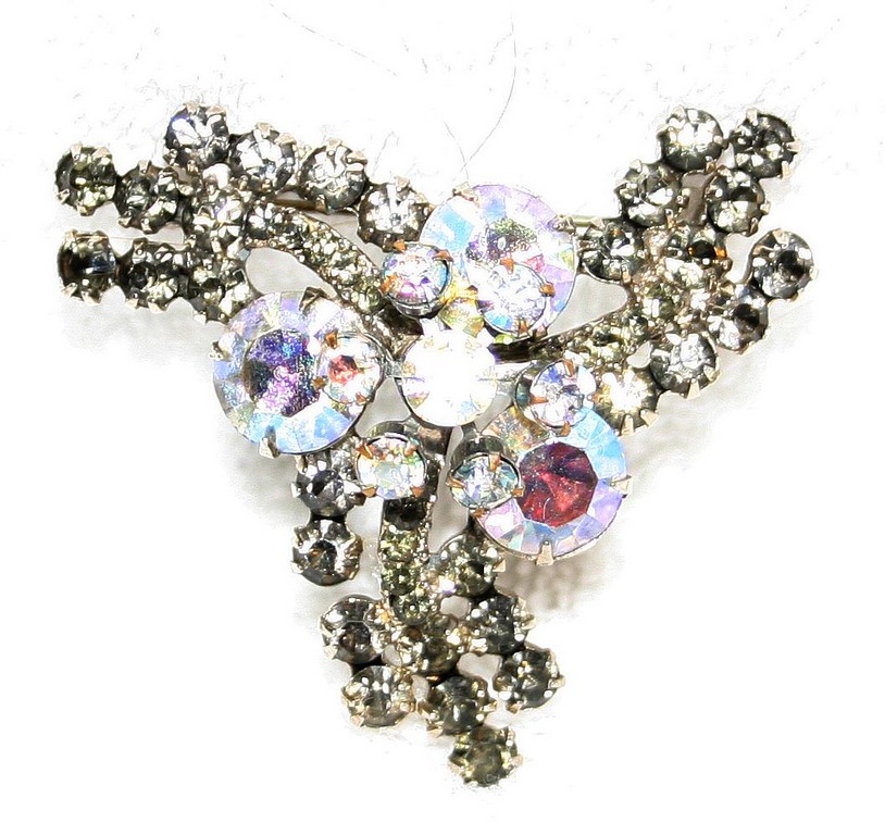 Front view of Gray (black Diamond) Chatons Only Brooch
