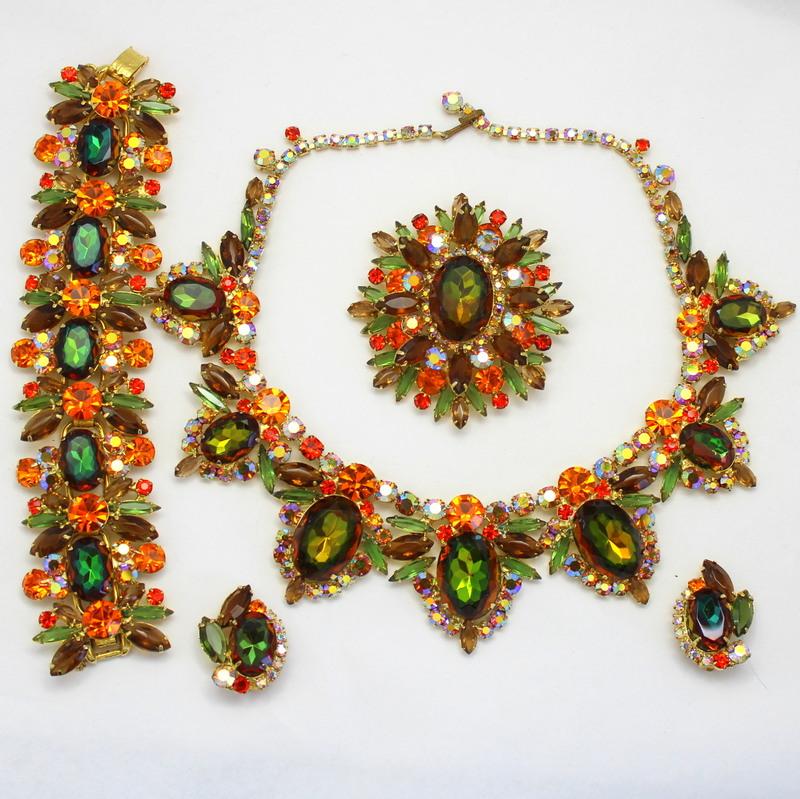 Front view of Fall Oval Multi-Color/Shaded Brooch