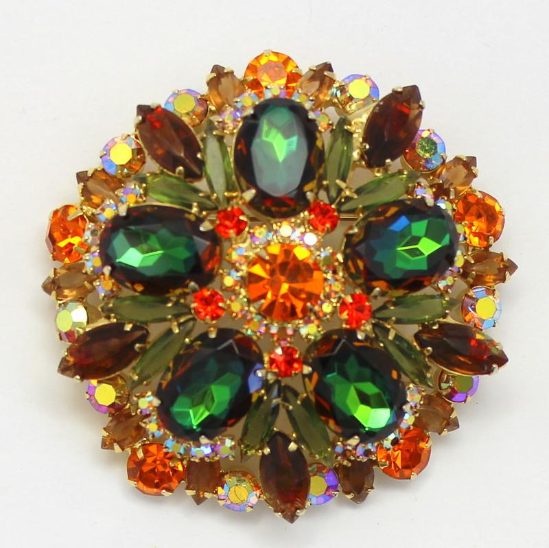 Front view of Fall Oval Multi-Color/Shaded Brooch