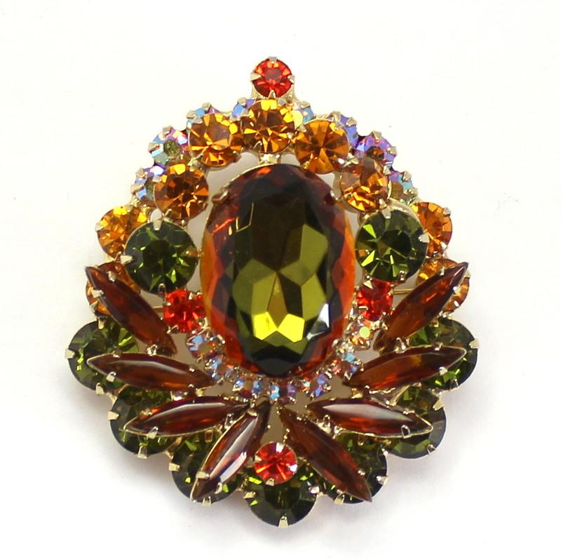 Front view of Fall Oval Multi-Color/Shaded Pin Pendant
