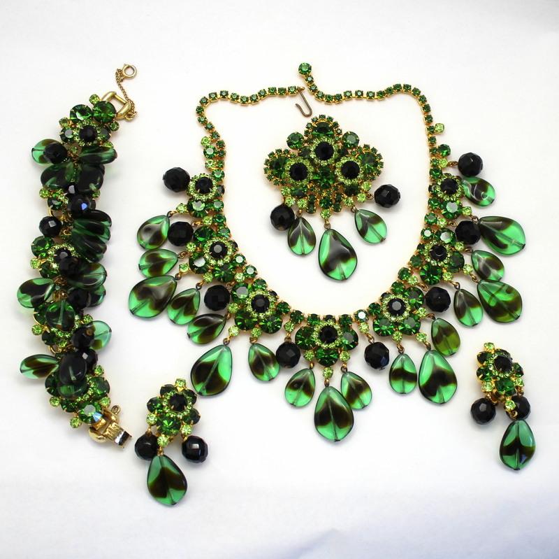 Front view of Green Chatons Only Bracelet 5 Link