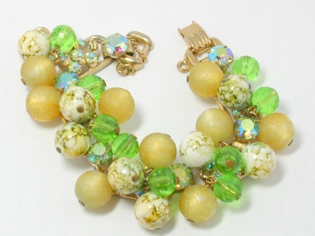 Front view of Green Chatons Only Bracelet 5 Link