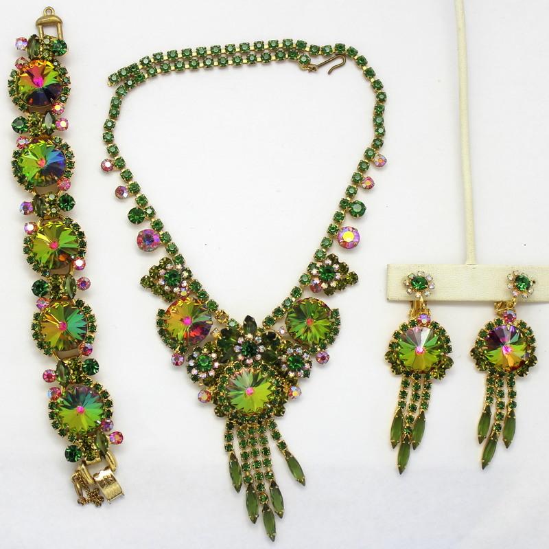 Front view of Green Navettes Rivoli/Margarita Earrings Clip