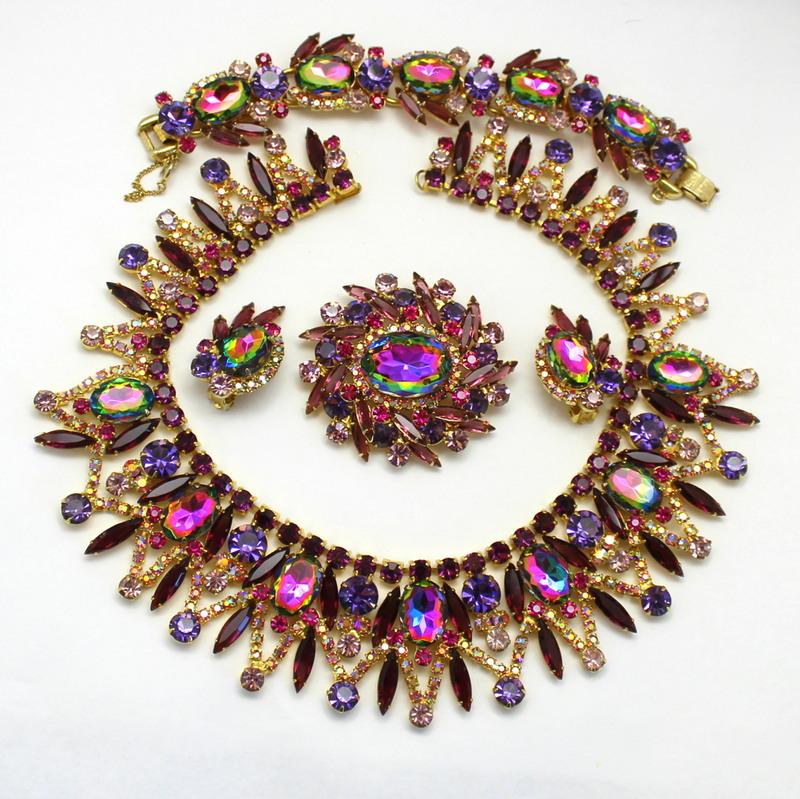 Front view of Purple (cardinal) Oval Multi-Color/Shaded Brooch