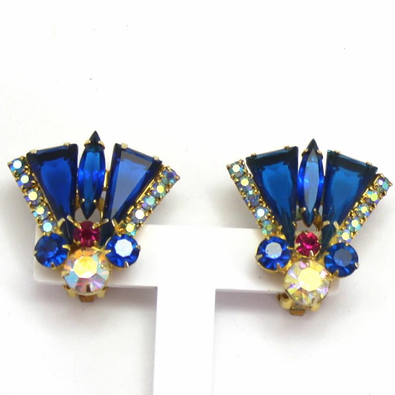 Front view of Blue Triangle Earrings Clip