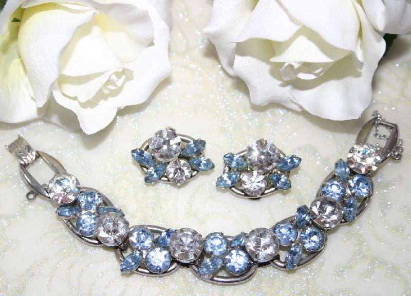 Front view of Blue Navettes Earrings Clip