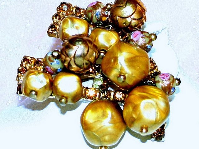 Front view of Topaz Chatons Only Brooch