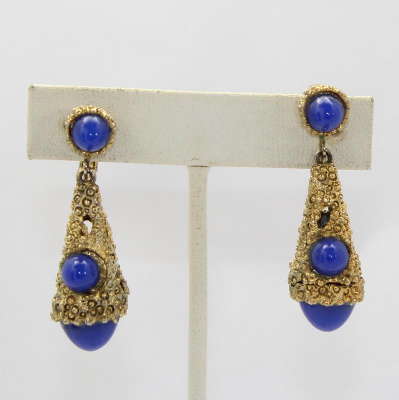 Front view of Blue Cabochons Earrings Clip