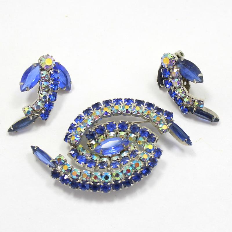 Front view of Blue Navettes Earrings Clip