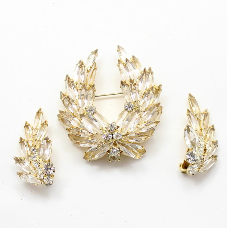 Front view of Clear Navettes Earrings Clip