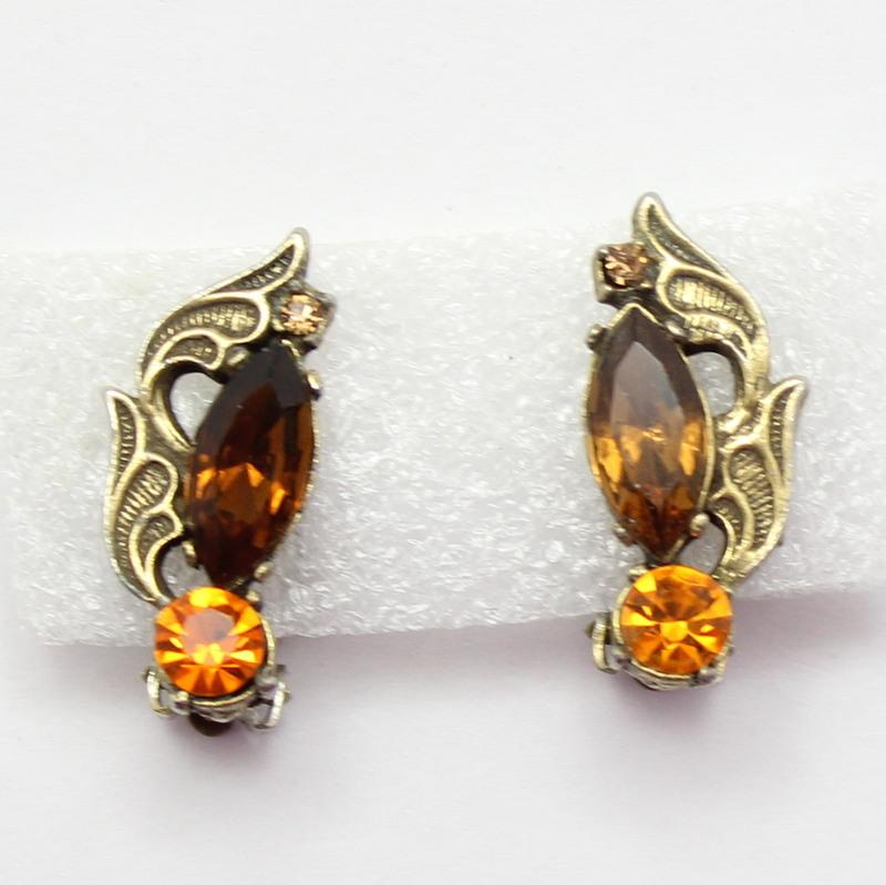 Front view of Topaz Navettes Earrings Clip