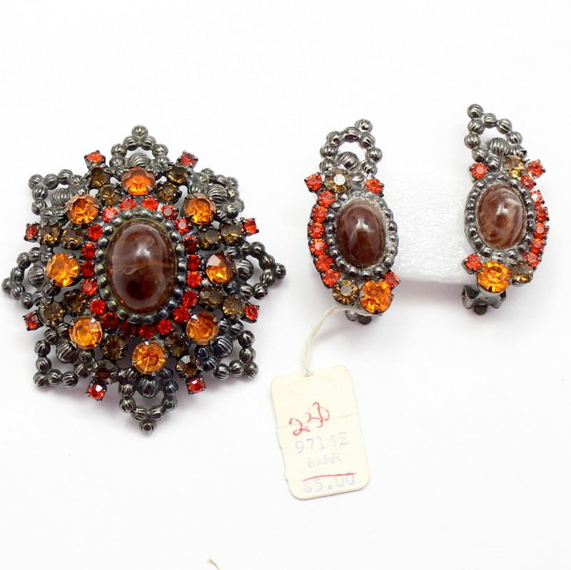 Front view of Topaz Cabochons Striped Earrings Clip