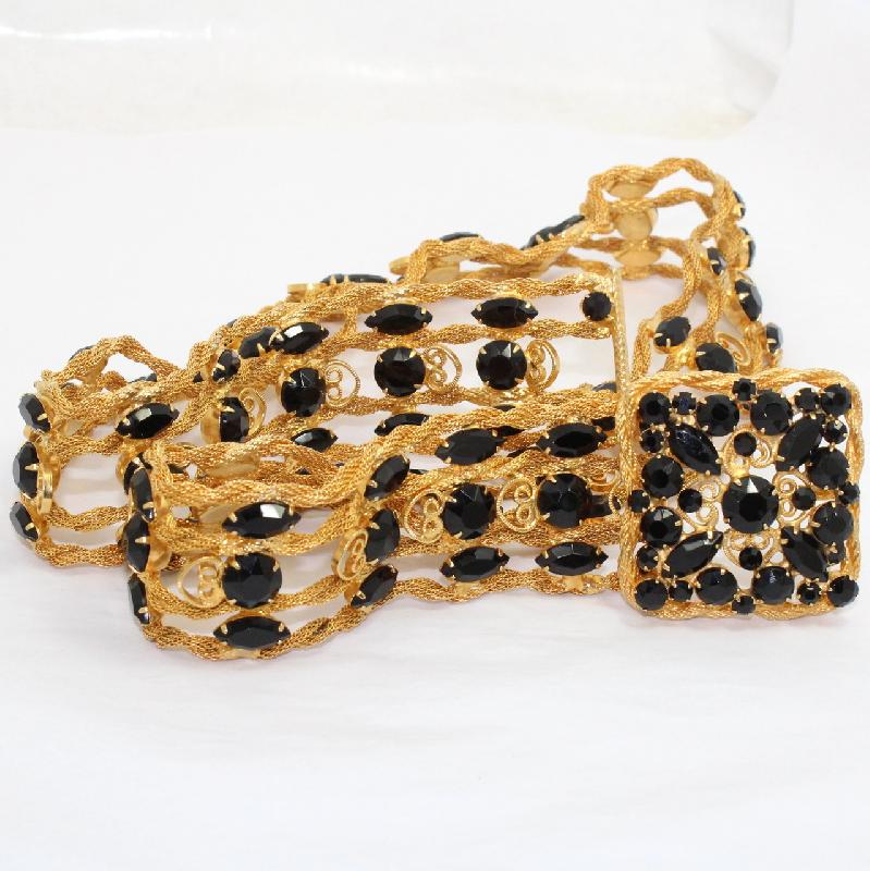Front view of Black (jet) Navettes Belt
