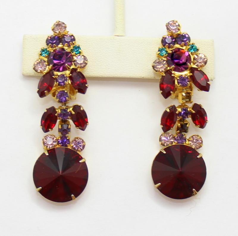Front view of Red Navettes Rivoli/Margarita Earrings Clip