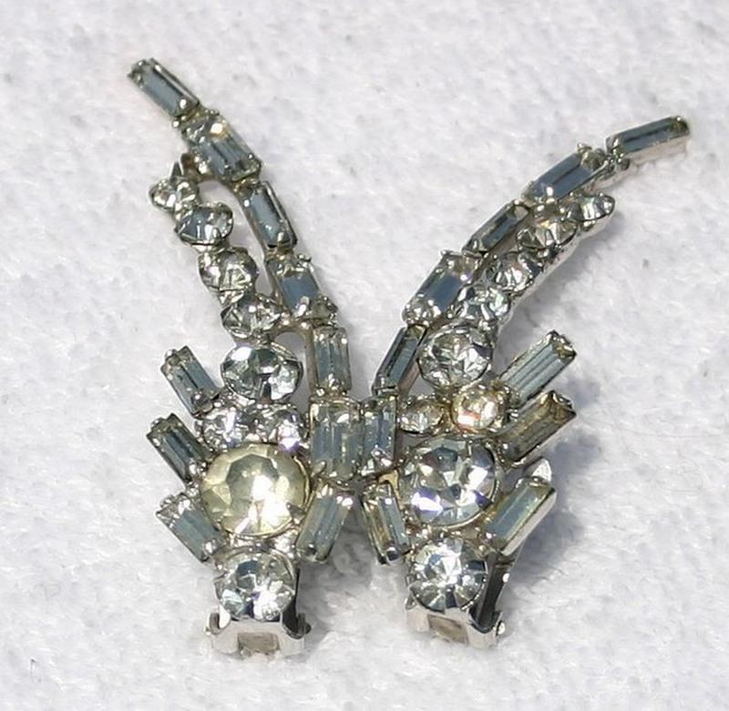 Front view of Clear Baguettes Earrings Clip