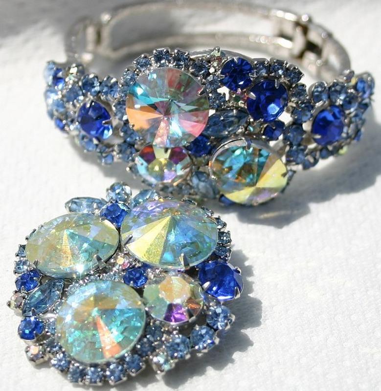 Front view of Blue Navettes Rivoli/Margarita Bracelet Clamper