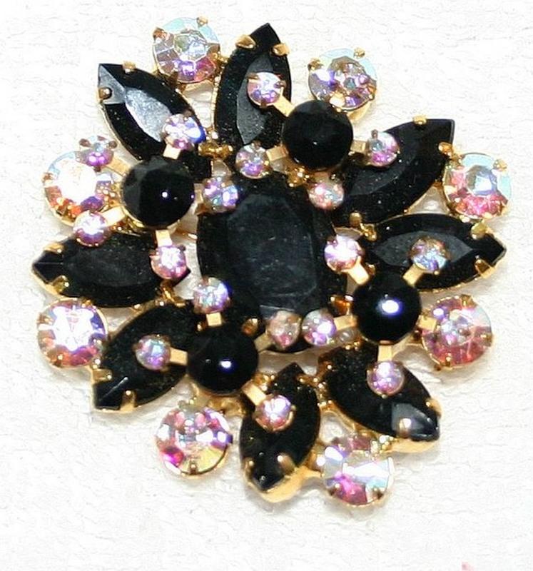 Front view of Black (jet) Oval Brooch