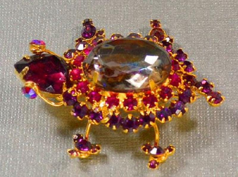 Front view of Purple (cardinal) Oval Multi-Color/Shaded Brooch