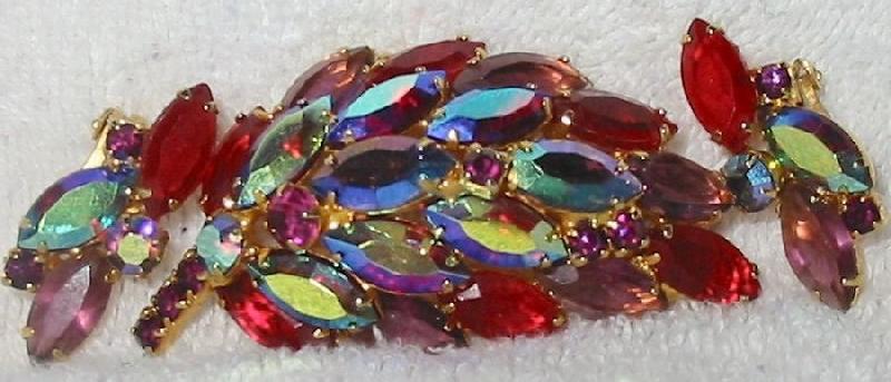 Front view of Red Navettes Earrings Clip