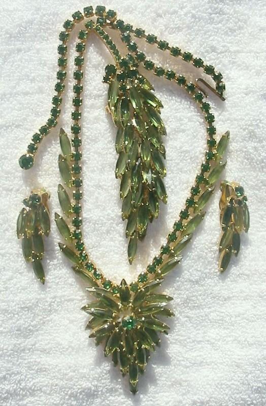 Front view of Green Navettes Earrings Clip