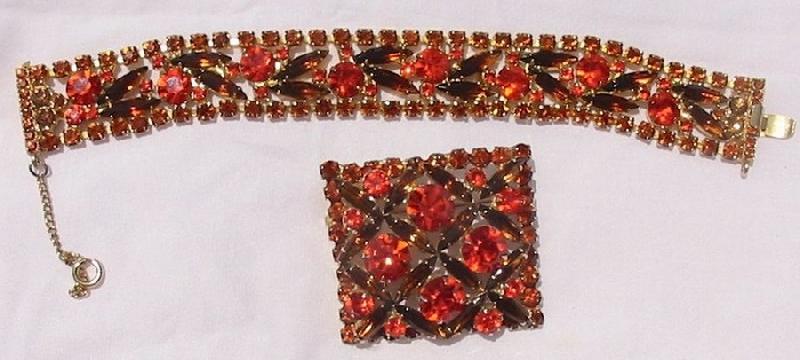 Front view of Orange Navettes Bracelet Flat Push In