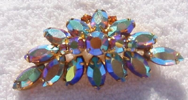 Front view of AB Navettes Brooch