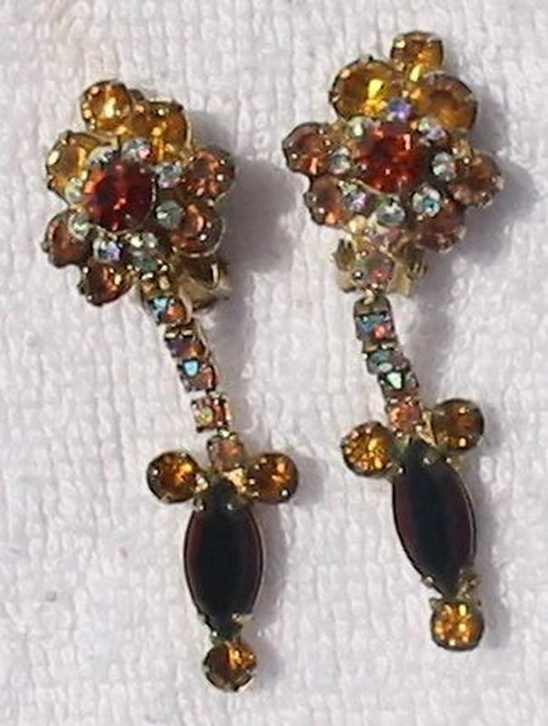 Front view of Topaz Navettes Earrings Clip