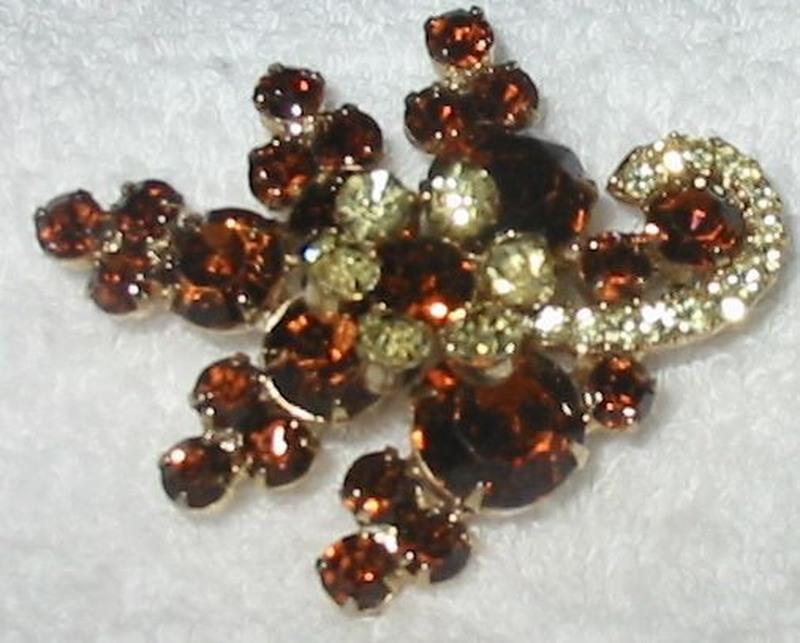Front view of Topaz Chatons Only Brooch