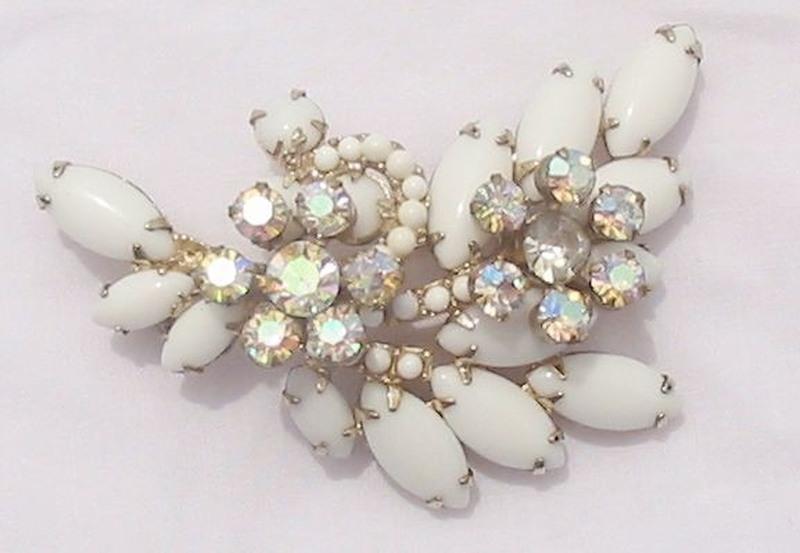 Front view of White (chalk Or Milk) Cabochons Brooch