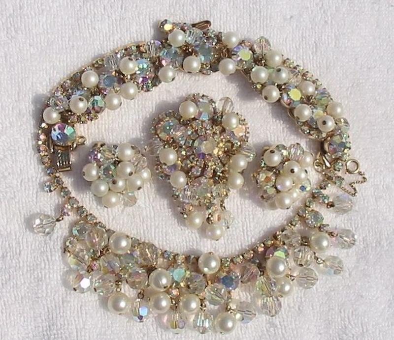 Front view of AB Chatons Only Pearl Bracelet 5 Link