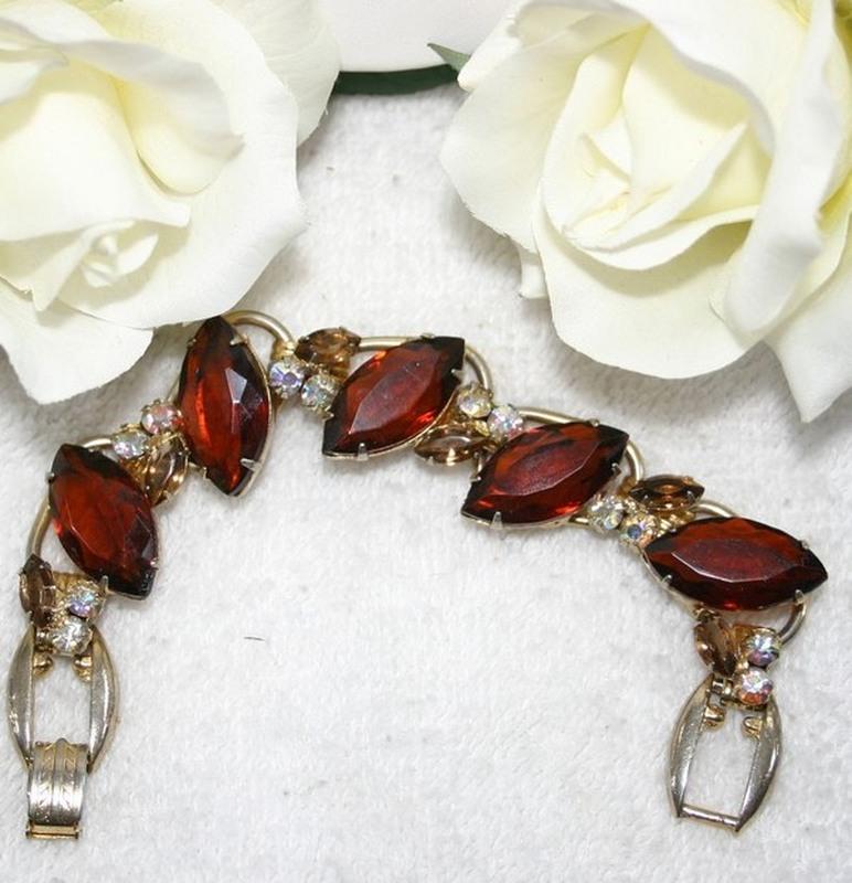 Front view of Topaz Navettes Bracelet 5 Link