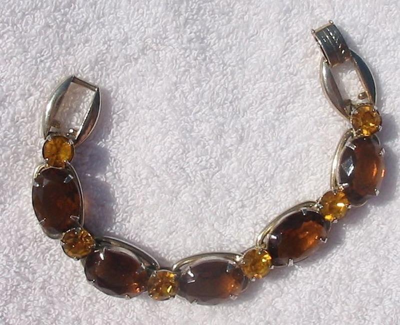 Front view of Topaz Oval Bracelet 5 Link