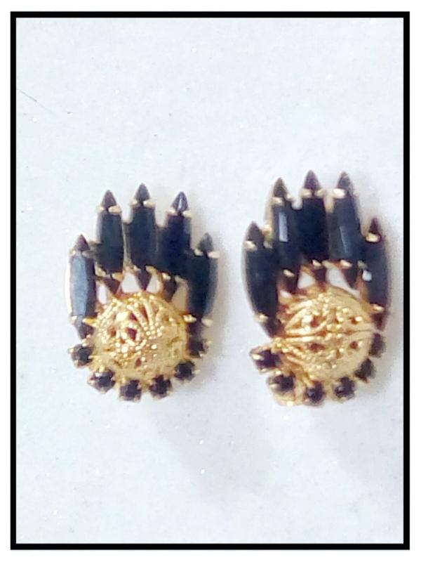 Front view of Black (jet) Navettes Earrings Clip