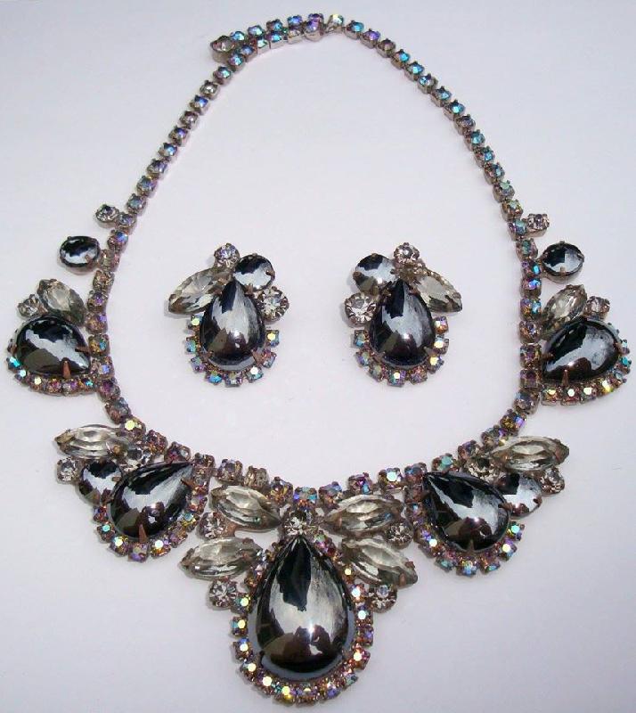 Front view of Hematite Cabochons Necklace