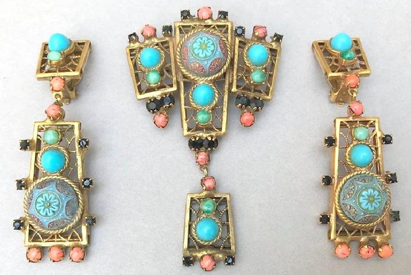 Front view of Multiple Colors Cabochons Molded/Cut Earrings Clip