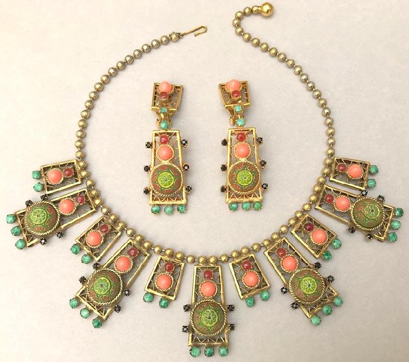 Front view of Multiple Colors Cabochons Molded/Cut Necklace