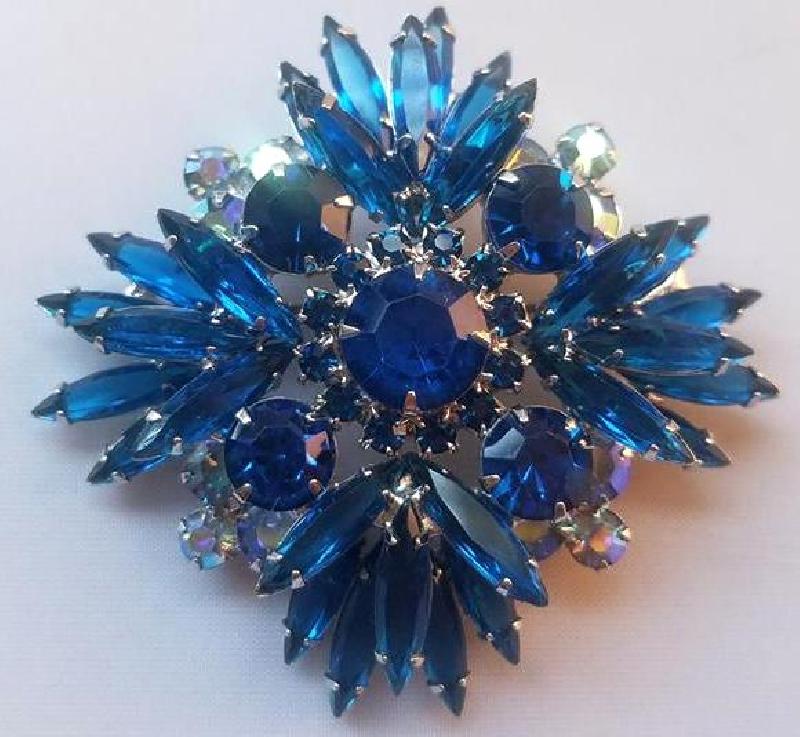 Front view of Blue Navettes Pin Pendant