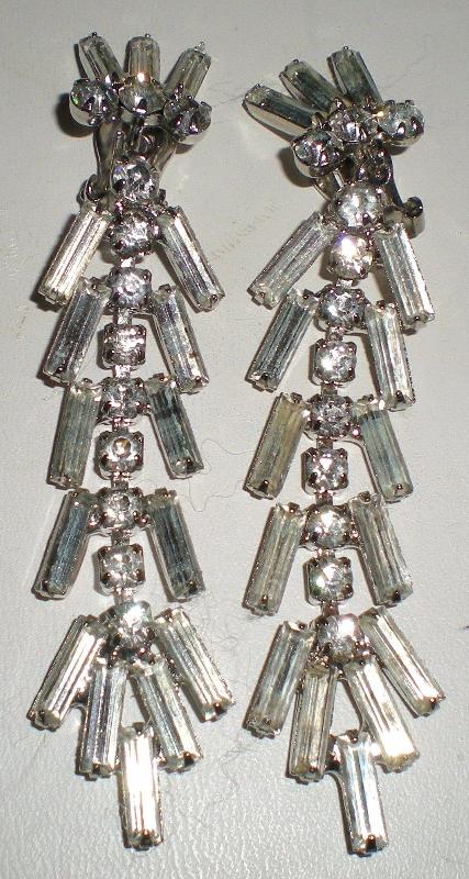 Front view of Clear Baguettes Earrings Clip