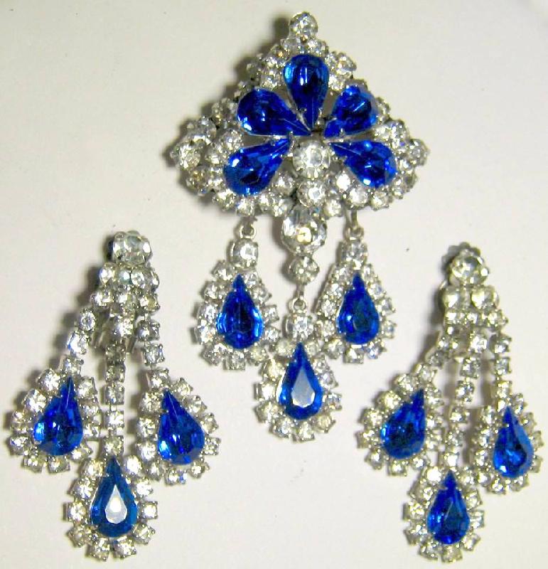 Front view of Blue Pear Earrings Clip