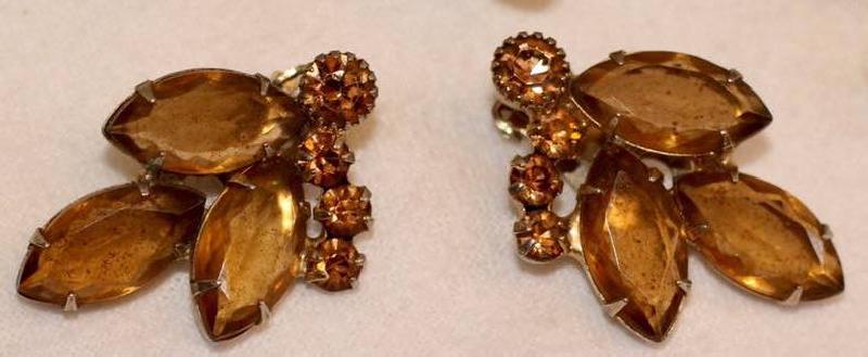 Front view of Topaz Navettes Earrings Clip