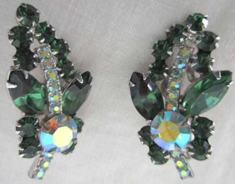 Front view of Green Navettes Earrings Clip